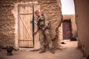 Nederlandse militair op missie in Mali (foto: Defensie)